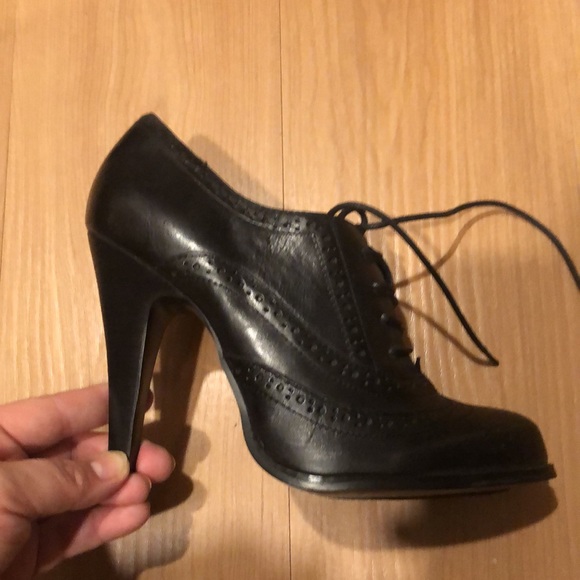 Black leather Oxford heels ALDO, size 7, new, with anti- slip stickers - Picture 8 of 15